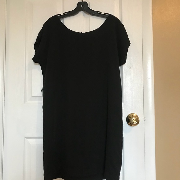 Dresses & Skirts - Dress